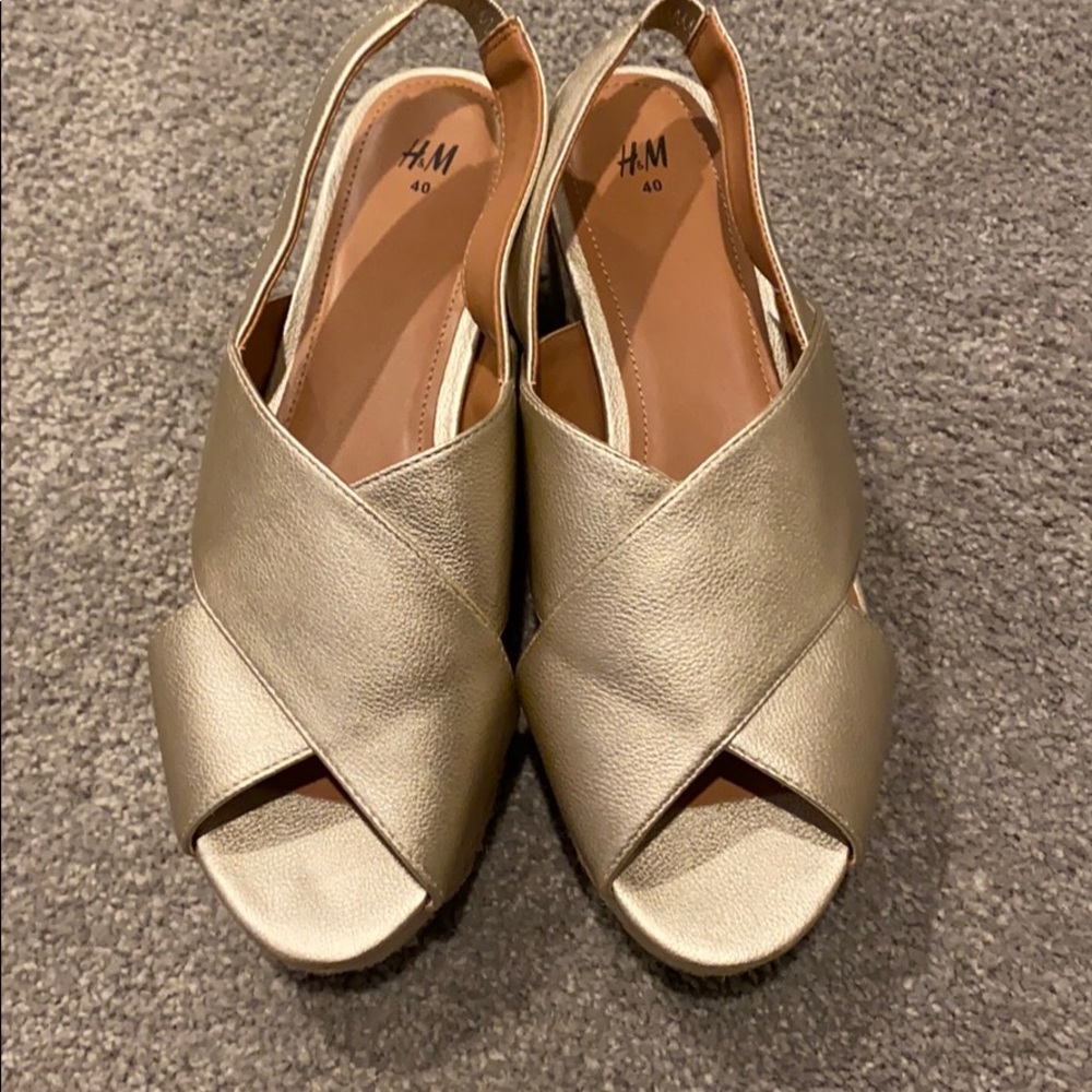 Gold slip on wedge